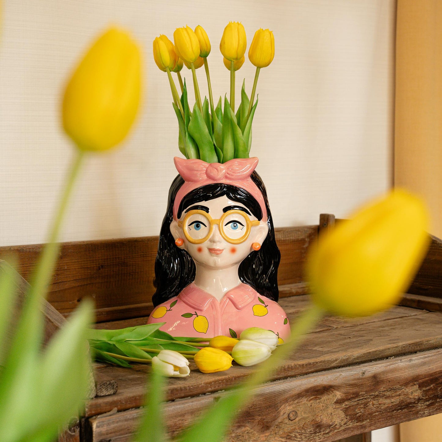 Vaas Lady 'Kylie' ↨27 cm + 10x real touch Tulpen Geel