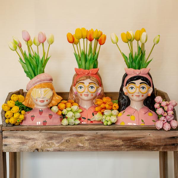 Vaas aardbeien meisje ↨20 cm + 10x real touch Tulpen Roze