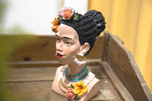 Vaas Lady 'Flower' ↨30 cm
